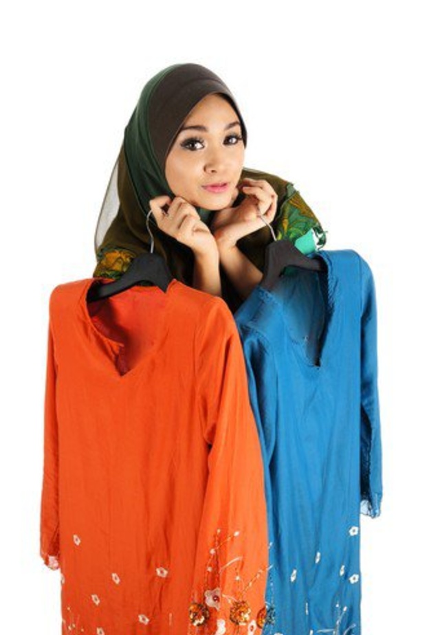 طالبات الجامعة والازياء