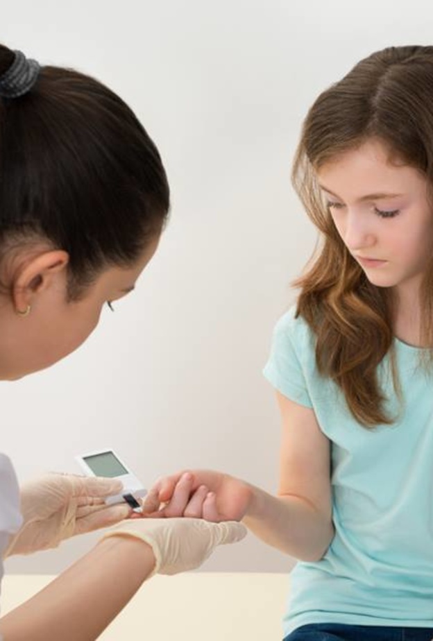 هذا ما فعلته شرطة دبي بأم أهملت طفلتها المصابة بالسكري