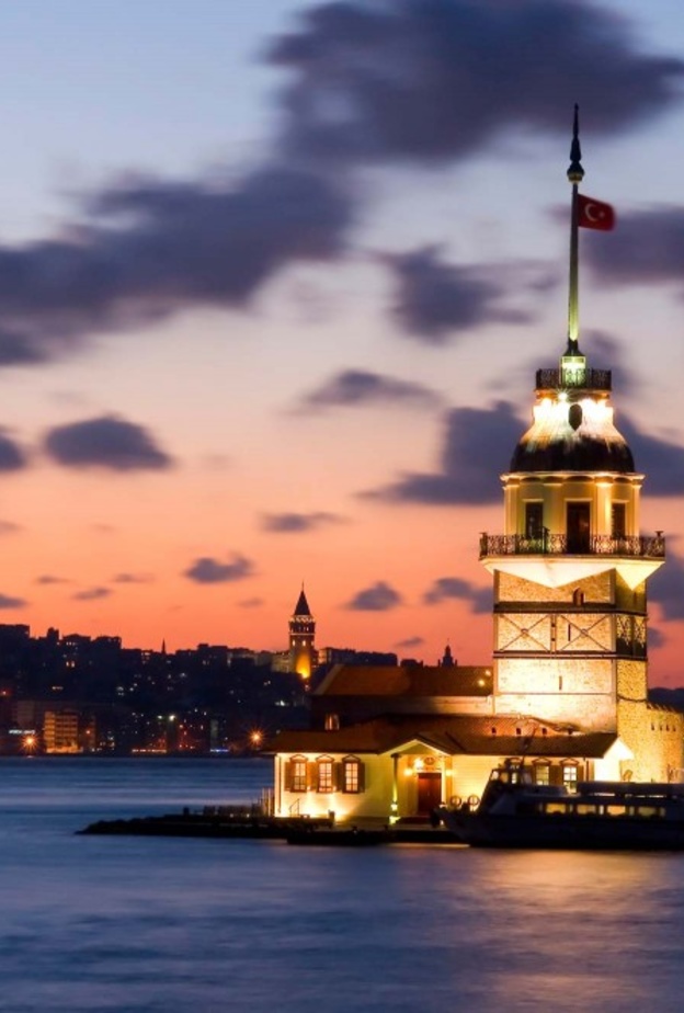 البنت في إسطنبول بتركيا