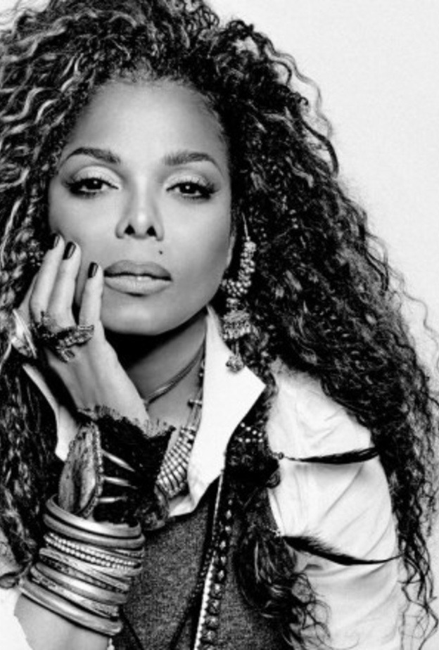 جاءت الشائعة بعد تأجيل جولتها الموسيقية