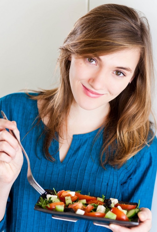 إليك بعض الطرق السهلة لتخفيف الوزن عند تناول الوجبات