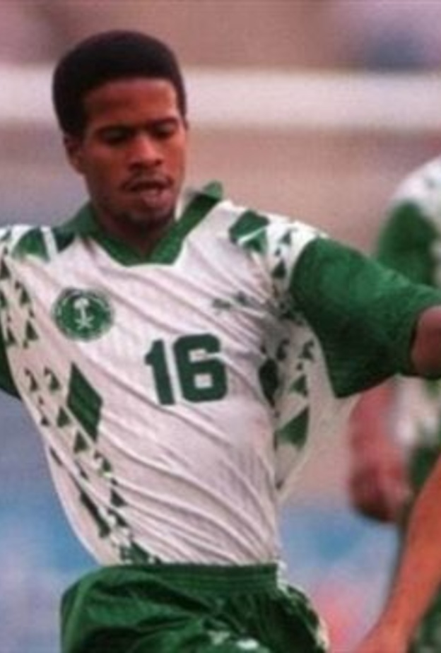 وفاة نجم الكرة السعودية خميس العويران