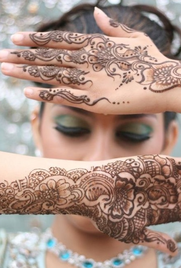 خلطة جديدة للحناء تناسب الشابات السعوديات