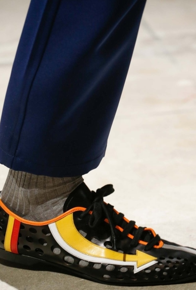 حذاء مفرغ وملون من برادا Prada