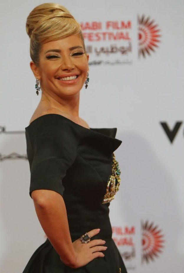 سلافة معمار تشارك في بطولة دومينو