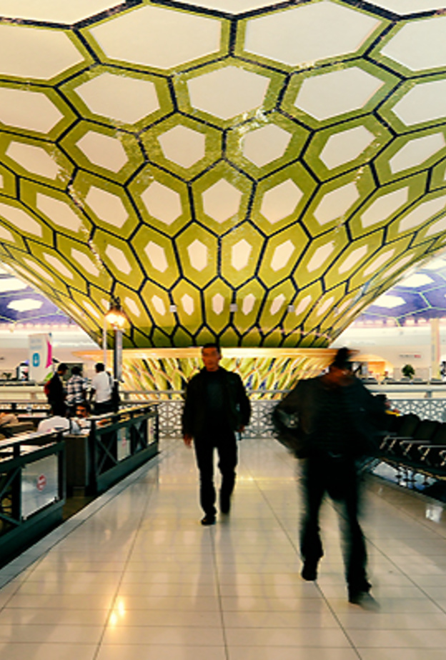 مطارات أبوظبي تحتفي بـ اليوم العالمي للمرأة 2019