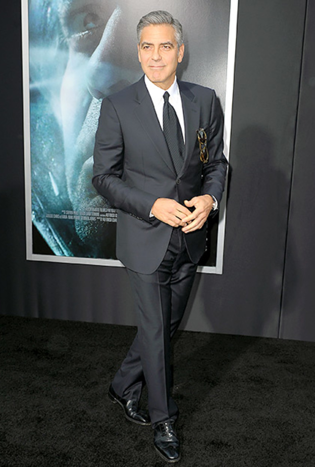 لايستغن عن البدلة الرسمية بالالوان الكلاسيكية