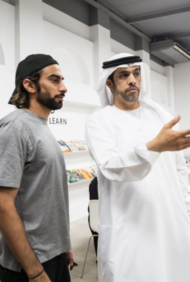 الفنان الإماراتي مطر بن لاحج يُضفي لمسته الإبداعية إلى مجتمع الفنون والثقافة النابض في دبي مع سكيتش آرت كافيه و سكيتش ستوديو