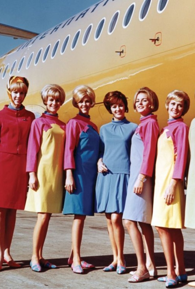 زي طيران برانيف الدولي في عام 1965 من تصميم إميليو بوتشي.