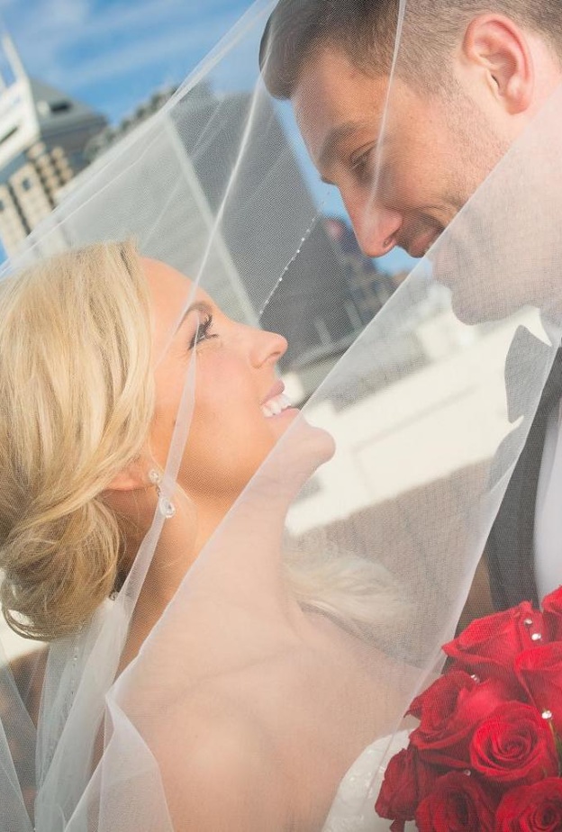 أجمل 25 باقة ورد حمراء للعروس من الانستقرام 