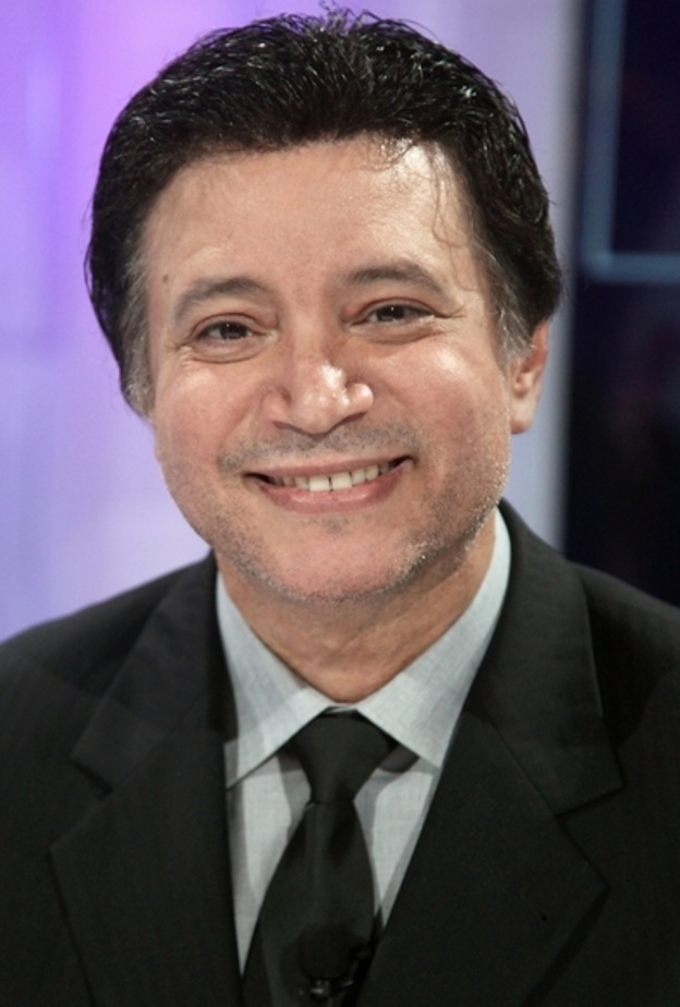 ايمان يعيد تقديم تراث جده