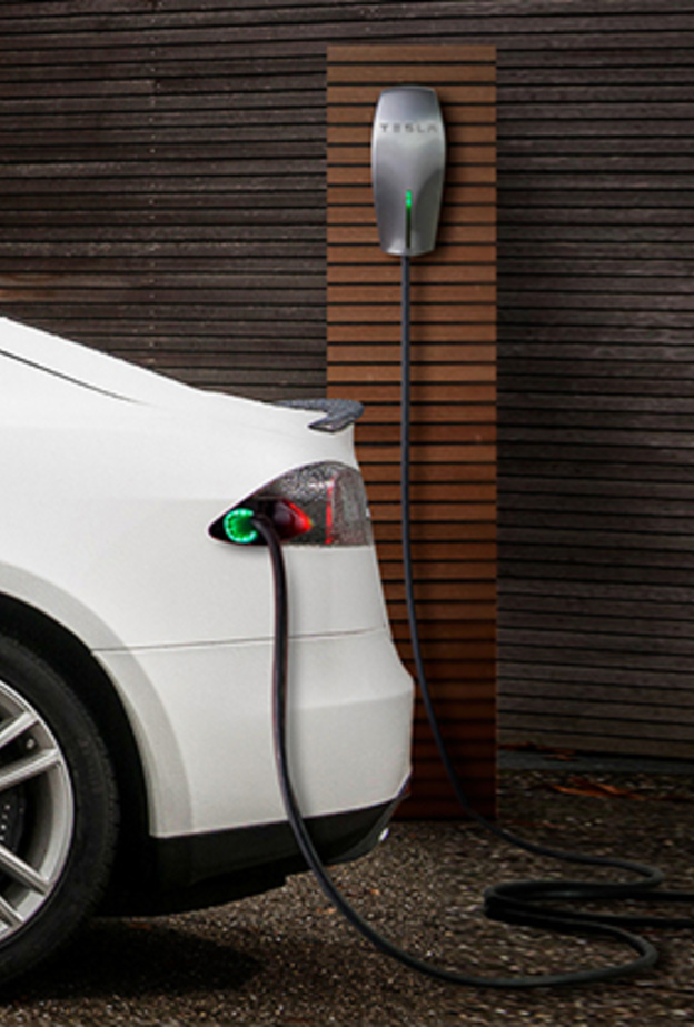 شركة تسلا للسيارات الكهربائية .. تصل الإمارات