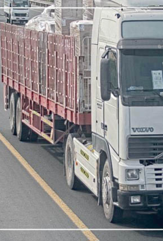 رادار جديد في دبي لرصد سلوك السائقين منها مخالفات استخدام الهاتف ..