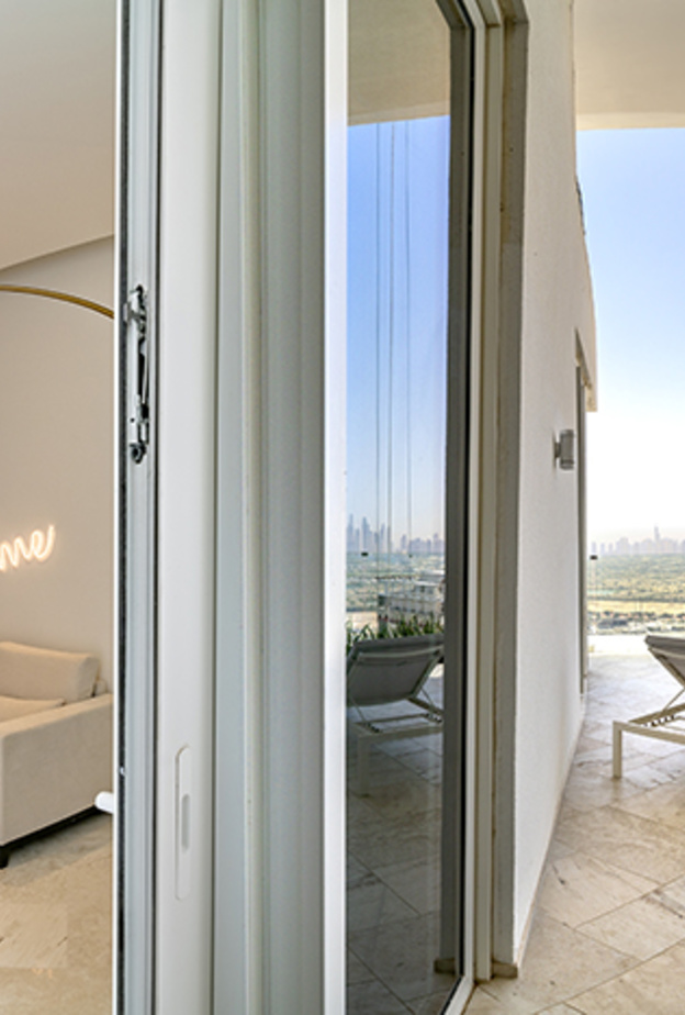 فندق فايڤ قرية جميرا يفتح أبوابه ليمنح ضيوفه أجواء مرح لا تُضاهى