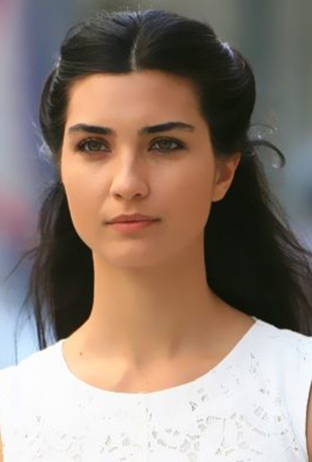 الممثلة التركية توبا بيوكستون