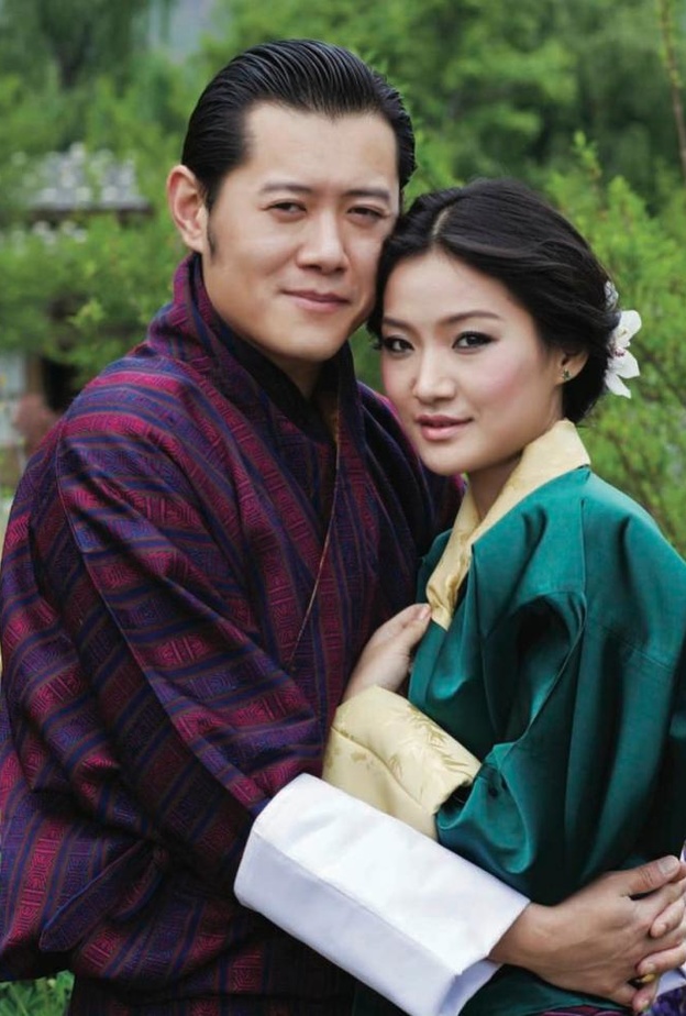 الملك جيمغه ملك بوتان وزوجته