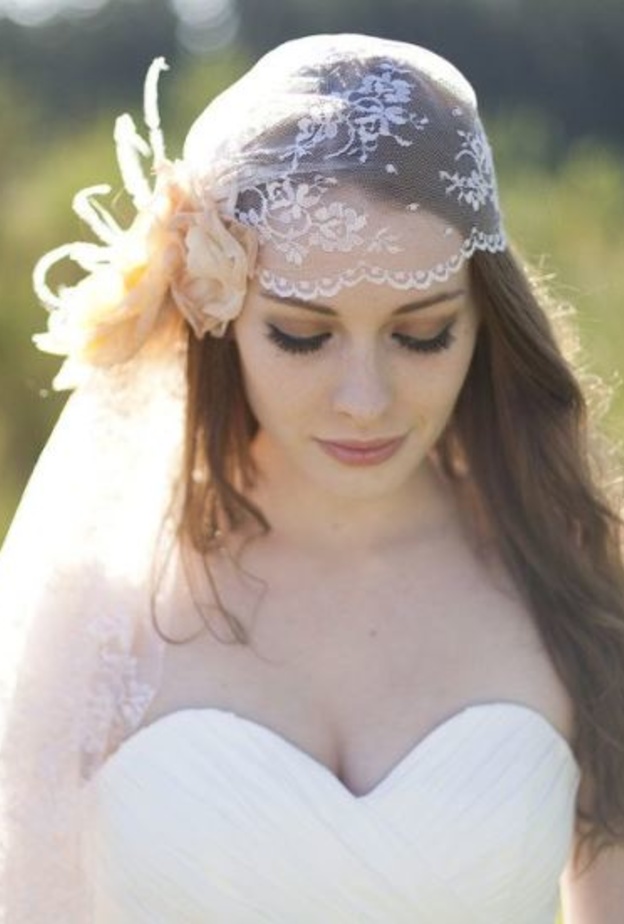 طرحة الـCap من اكسسوارات العروس الشهيرة جدا خلال حقبة العشرينات