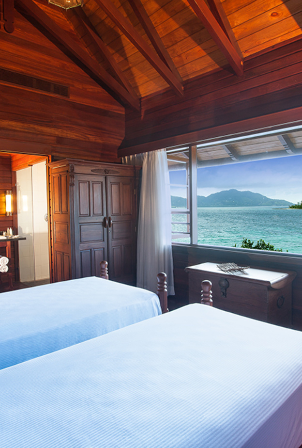 جيه ايه انشانتد سيشيل