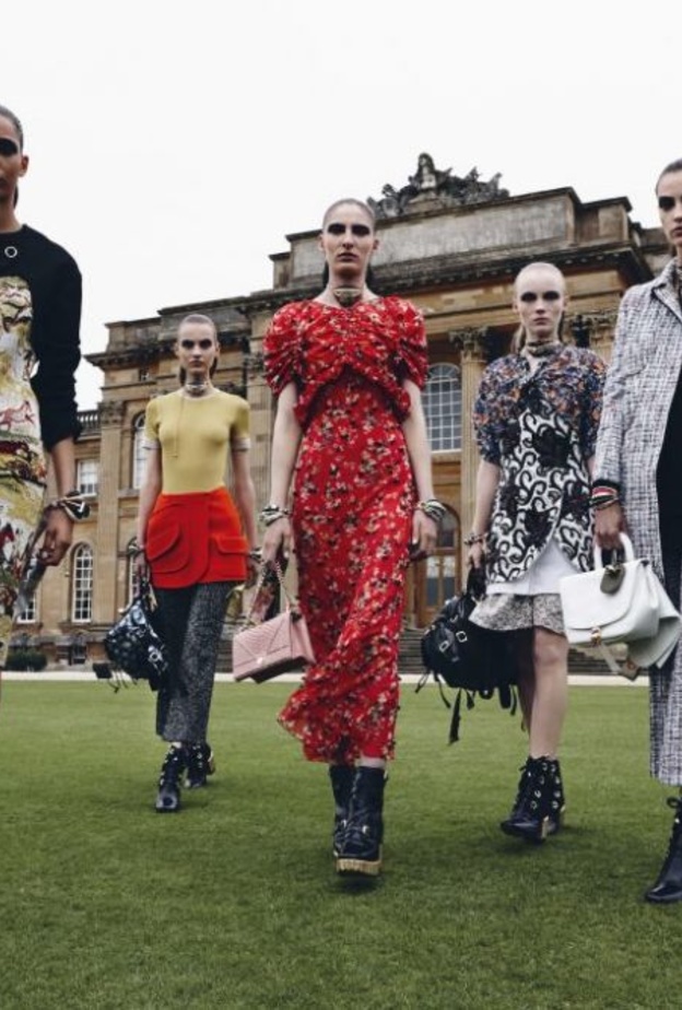 دار "ديور" تطلق مجموعة "كروز" Cruise للعام 2017