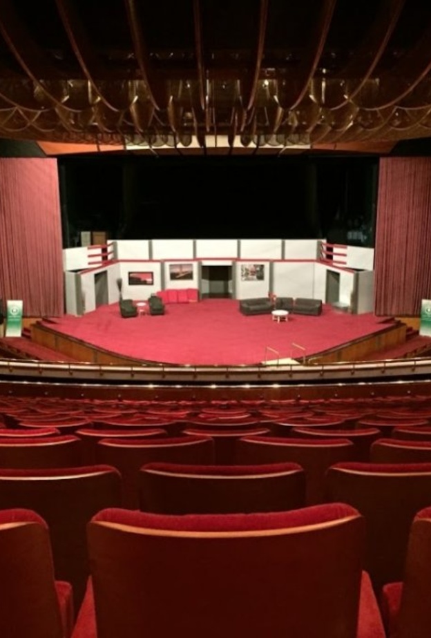 مسرح مركز الملك فهد الثقافي