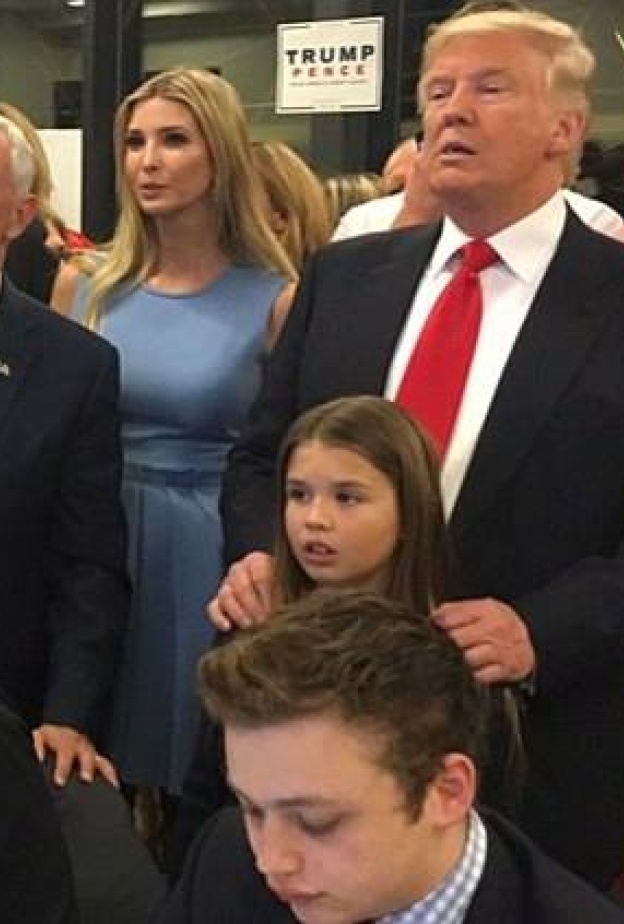 دونالد ترامب يتابع بترقب مع ابنتيه وفريق عمله نتائج الانتخابات 