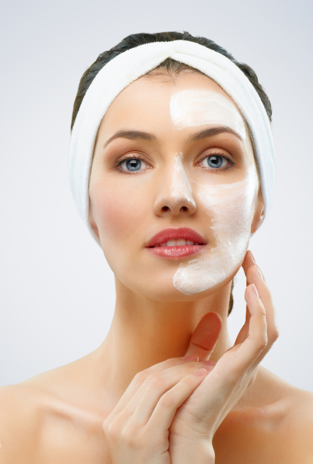 ضعي الماسك المرطّب بعد كل تقشير للبشرة