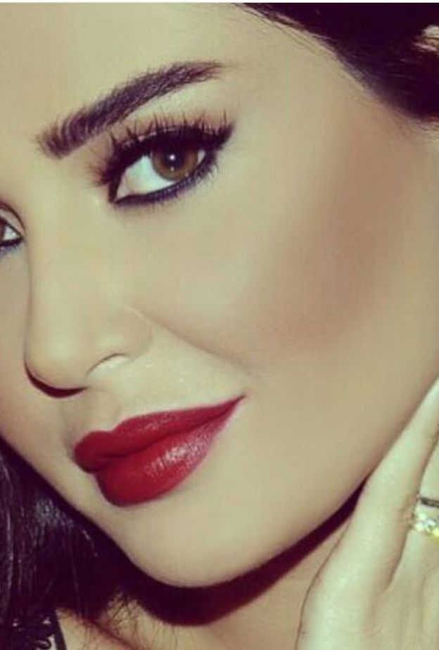 استوحي مكياجك الأنيق من سيرين عبد النور