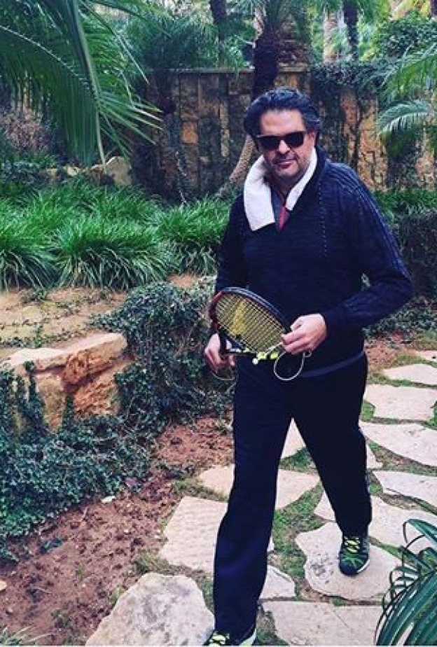 راغب علامة يشارك معجبيه بصورة فور انتهائه من تمرين للتنس في بيروت قبل قليل