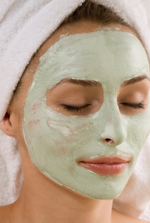 قضاء يوم في المنتجع للاعتناء بالبشرة قبل العرس