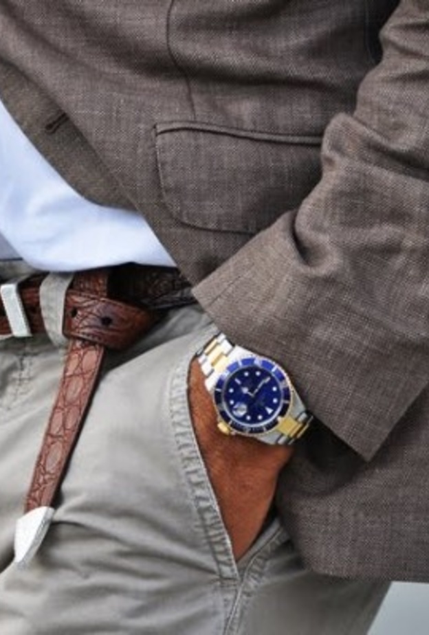 في إطلالتك الكاجوال يمكنك اختيار الحزام بالسماكة التي تريدها