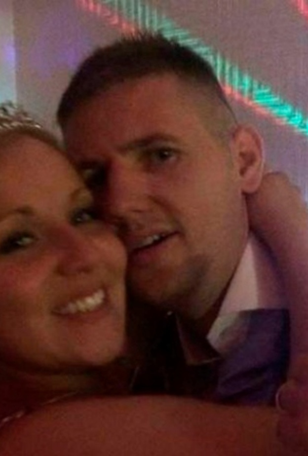 عريس يعتدي بالضرب على صديقة عروسه .. فما السبب؟