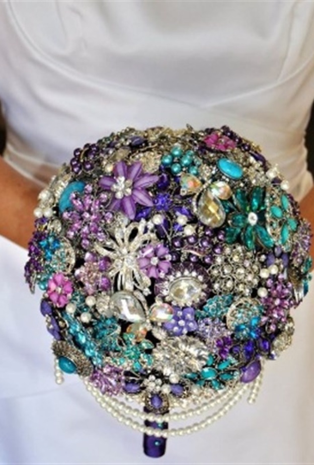 مسكة عروس بالاكسسوارات المميزة