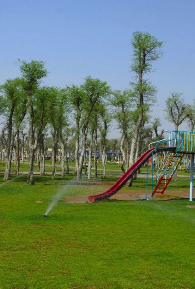 بلدية أبوظبي تطور الألعاب الرياضية لحدائق الأحياء السكنية