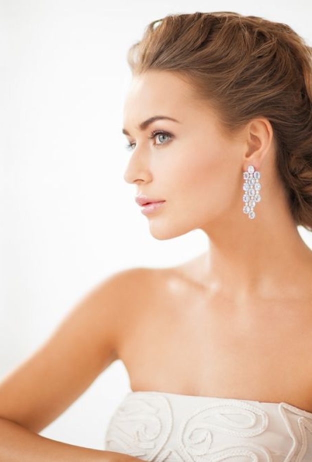 العروس الهادئة واطلالة مشرقة