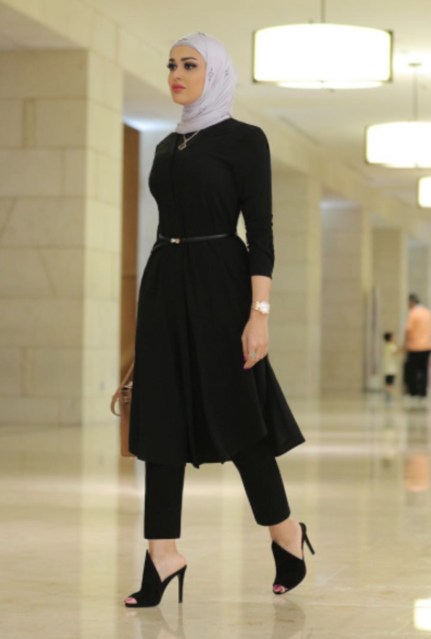 تختار مرمر الأسود بفخامة ورقي