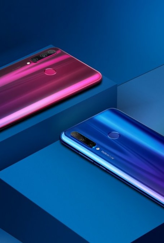 هونر HONOR 10i .. هاتف جديد بكاميرا ثلاث عدسات