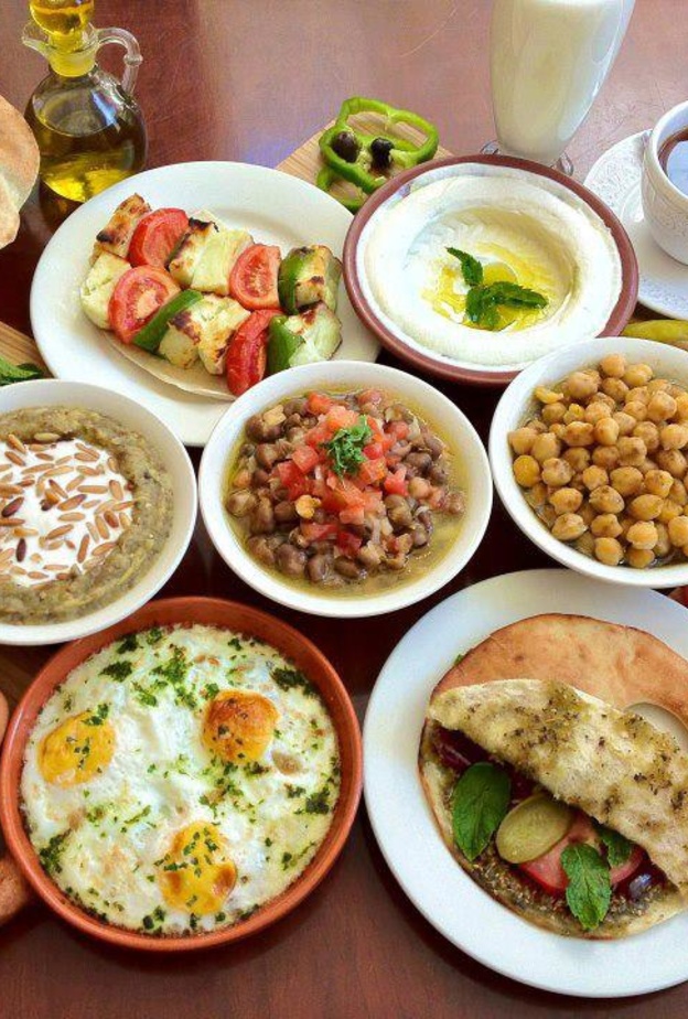 فطور مطعم بالم بيتش
