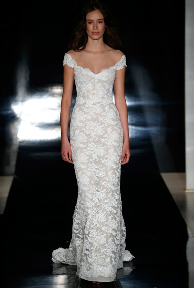 فستان عرس مكشوف الاكتاف من ريم عكرا