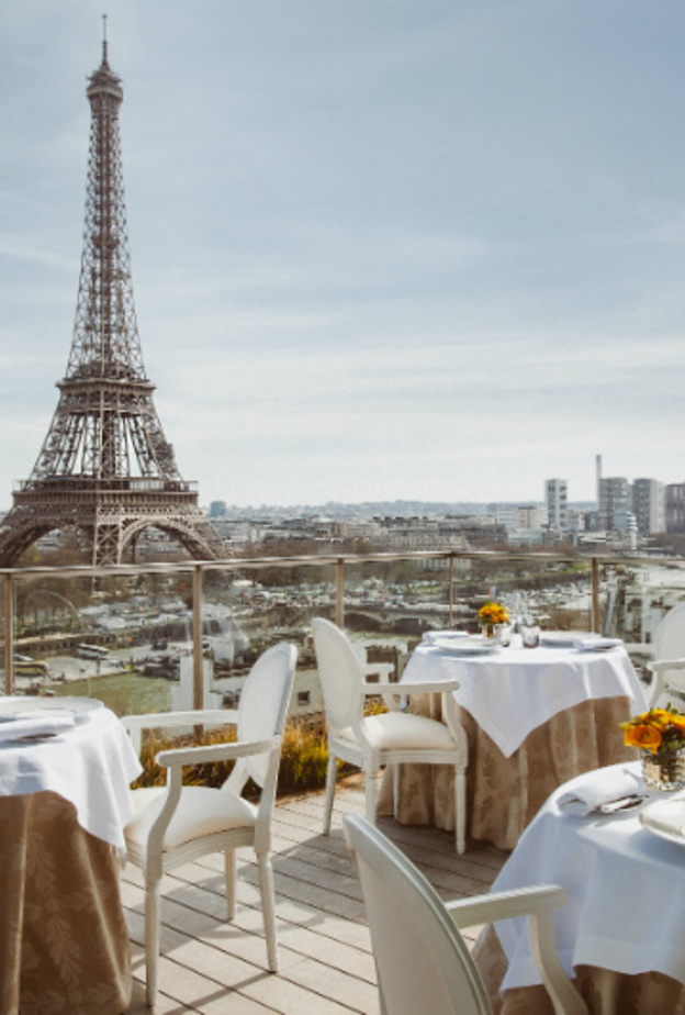 الطعام في السماء في فندق شانغريلا باريس، فرنسا