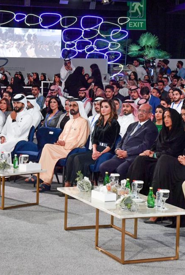 محمد بن راشد يشهد الافتتاح الرسمي لقمة رواد التواصل الاجتماعي العرب