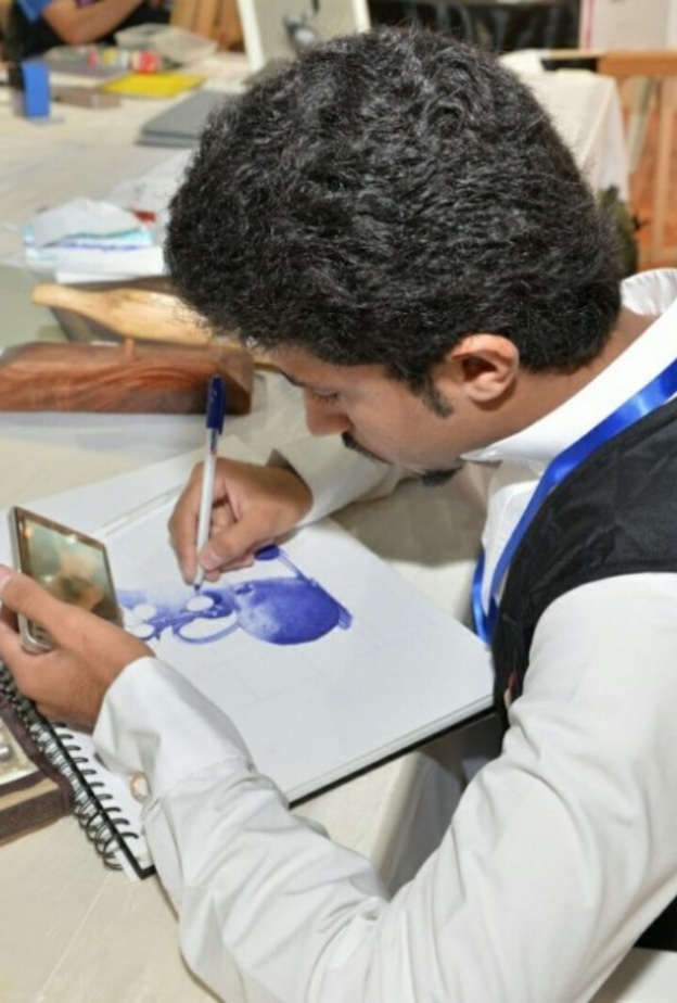 من المشاركين في المعرض