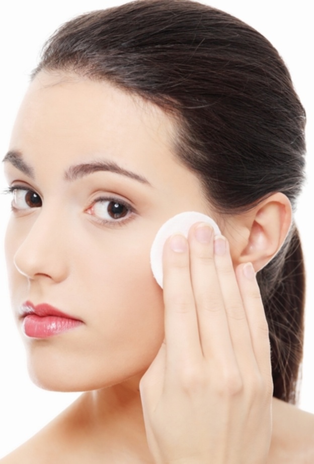  تنظيف البشرة ضروري يوميا