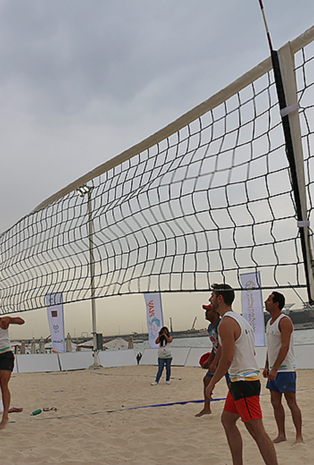 ملاعب "سي بريز بلاي" أحدث منشأة رياضية شاطئية في دبي