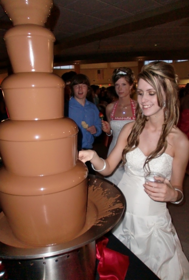 جمال نافورة الشوكولا في العراس