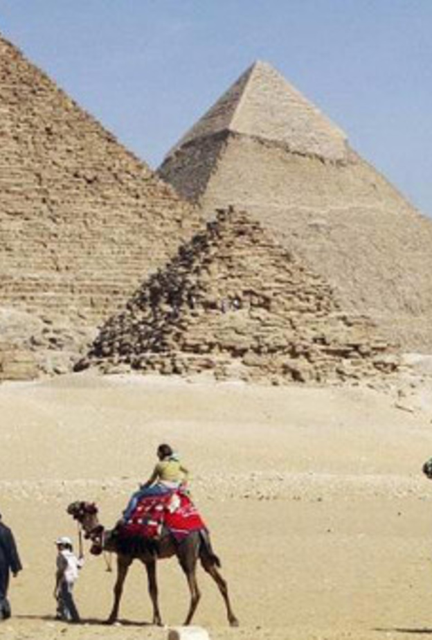 سائحين في مصر