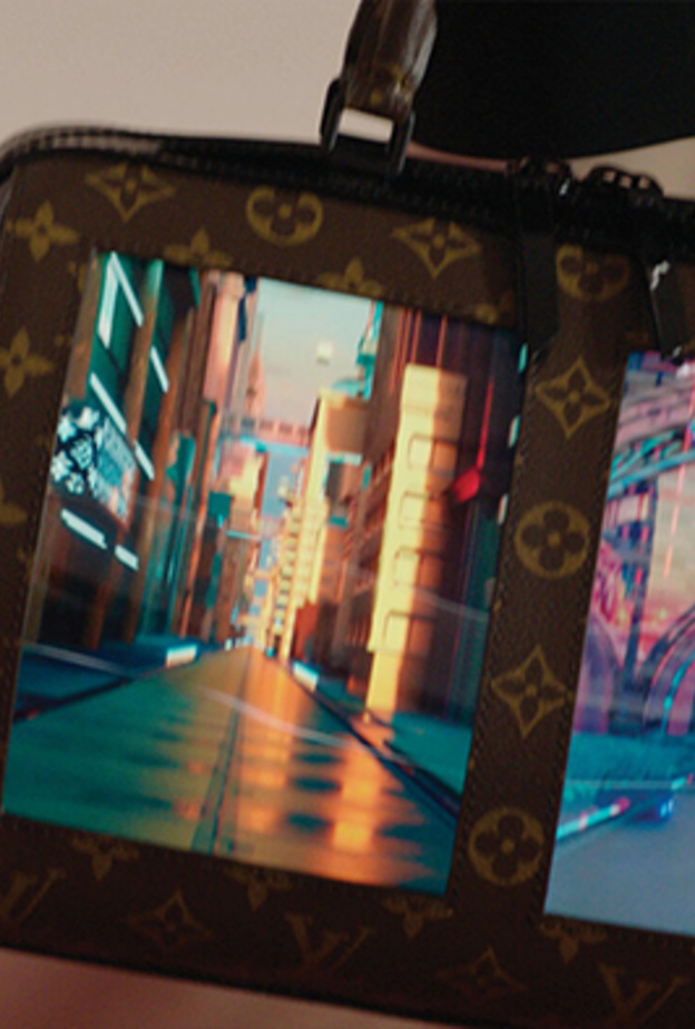 لويس فويتون Louis Vuitton‎ تدخل عالم التقنية في أحدث حقائبها