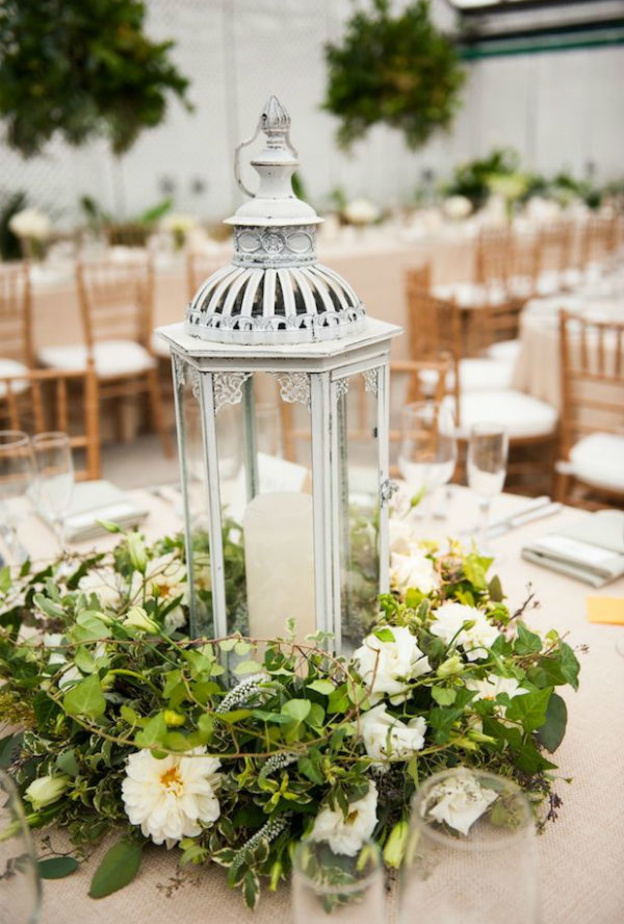 تنسيقات انيقة تزاوج الزهور بالفوانيس