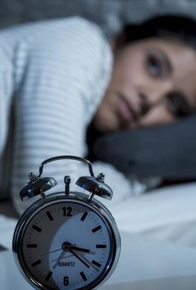 شعورك الدائم بالتوتر وإصابتك باضطرابات النوم كفرط النوم أو الإصابة بالأرق تؤكد على إصابتك بالتوتر.