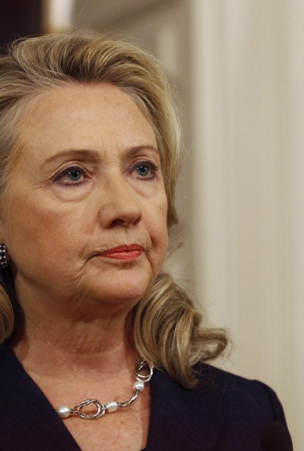  هيلاري غاضبة من التشوية