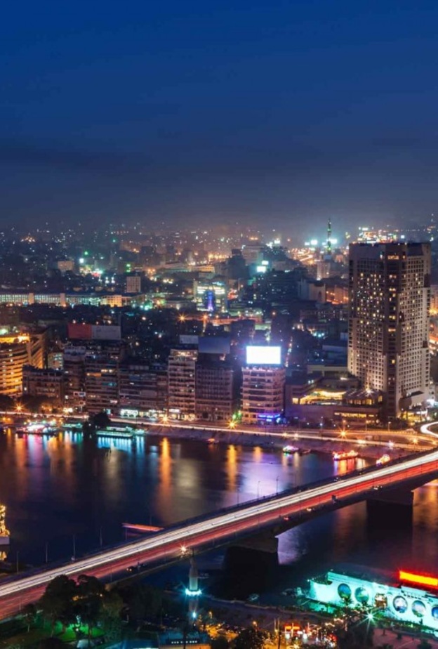 القاهرة ليلاً 